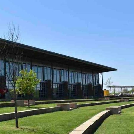 One-Of-A-Kind Smart, Cookie Themed Home For Up To 6 Clarksville Dış mekan fotoğraf