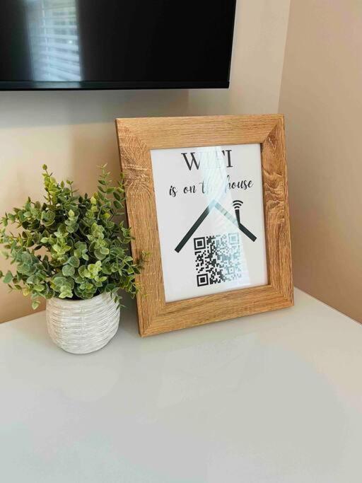 One-Of-A-Kind Smart, Cookie Themed Home For Up To 6 Clarksville Dış mekan fotoğraf