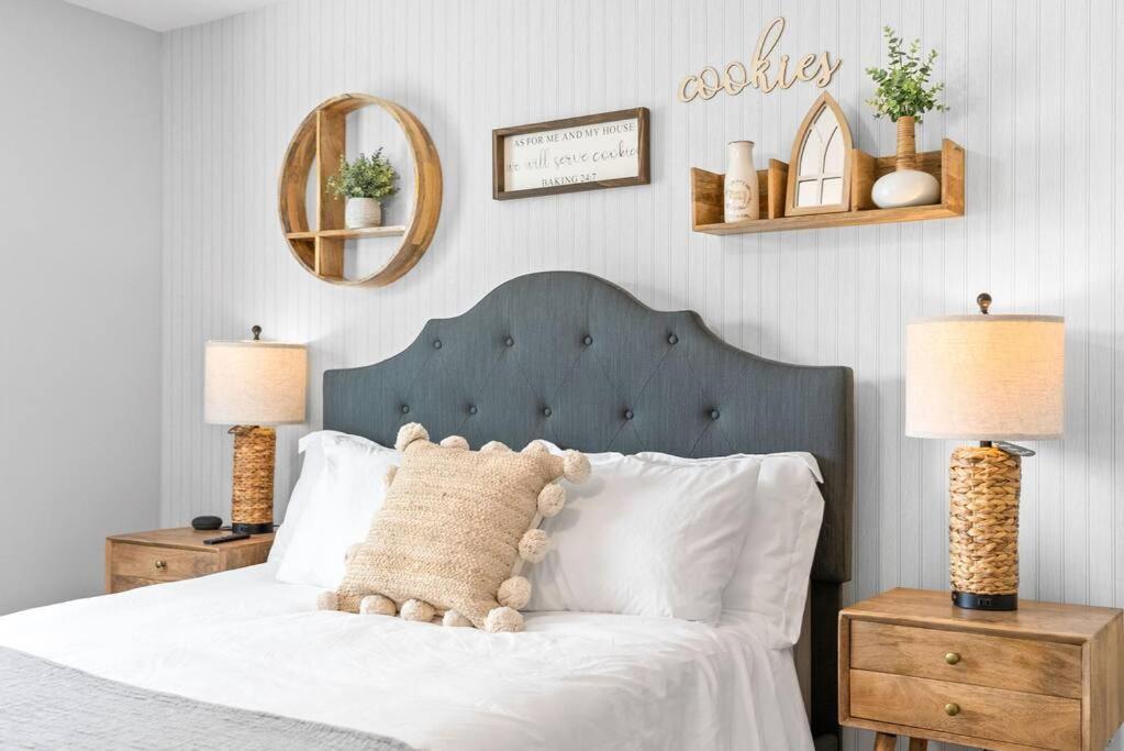 One-Of-A-Kind Smart, Cookie Themed Home For Up To 6 Clarksville Dış mekan fotoğraf