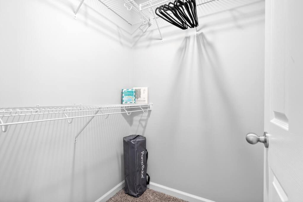 One-Of-A-Kind Smart, Cookie Themed Home For Up To 6 Clarksville Dış mekan fotoğraf