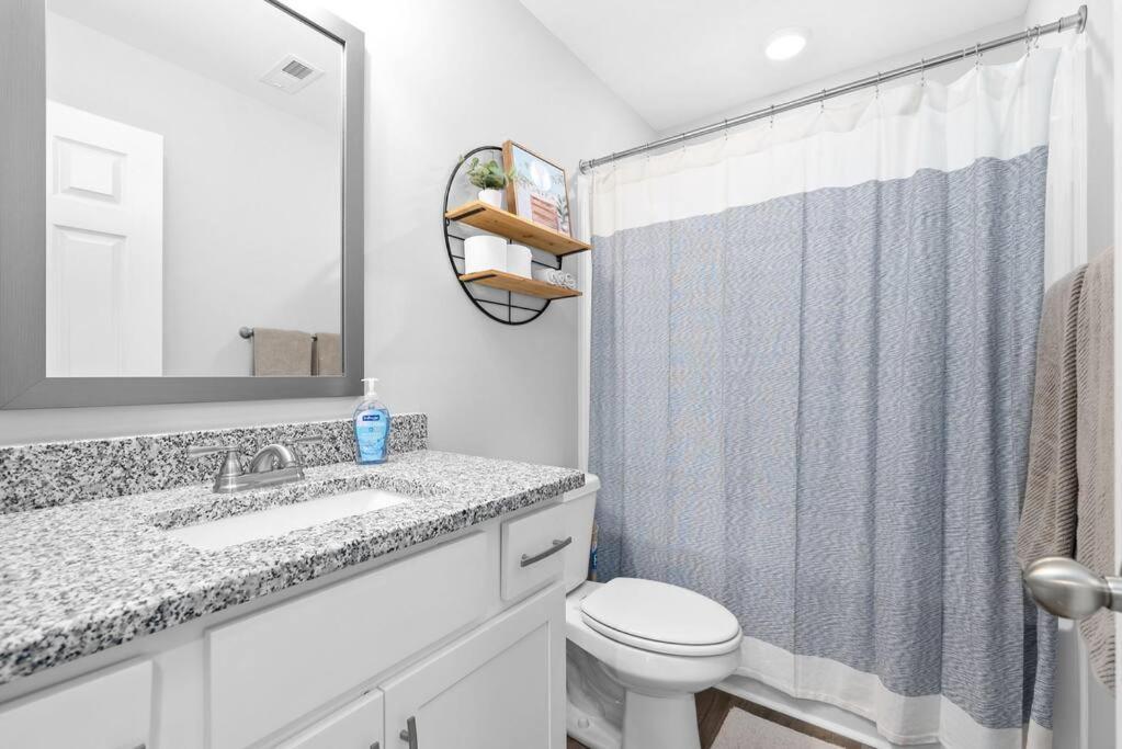 One-Of-A-Kind Smart, Cookie Themed Home For Up To 6 Clarksville Dış mekan fotoğraf